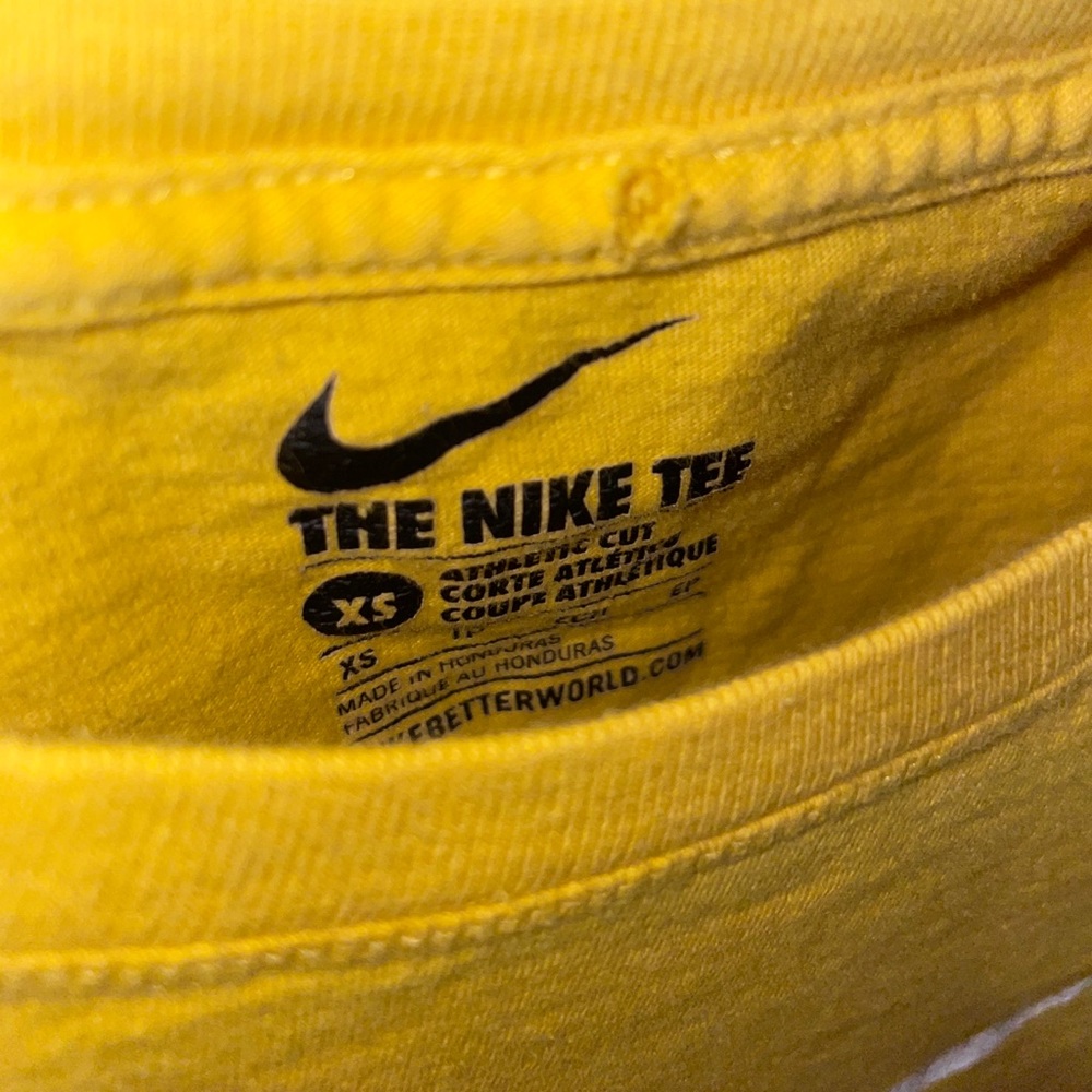 Nike XS women’s t-shirt - Picture 2 of 2